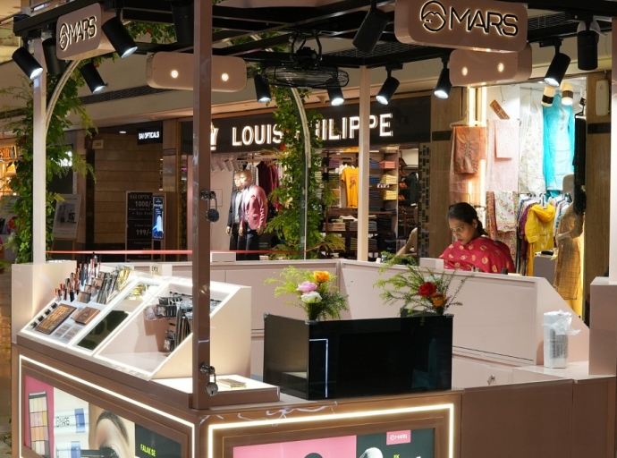 MARS Cosmetics: Launches its Kiosk in Delhi